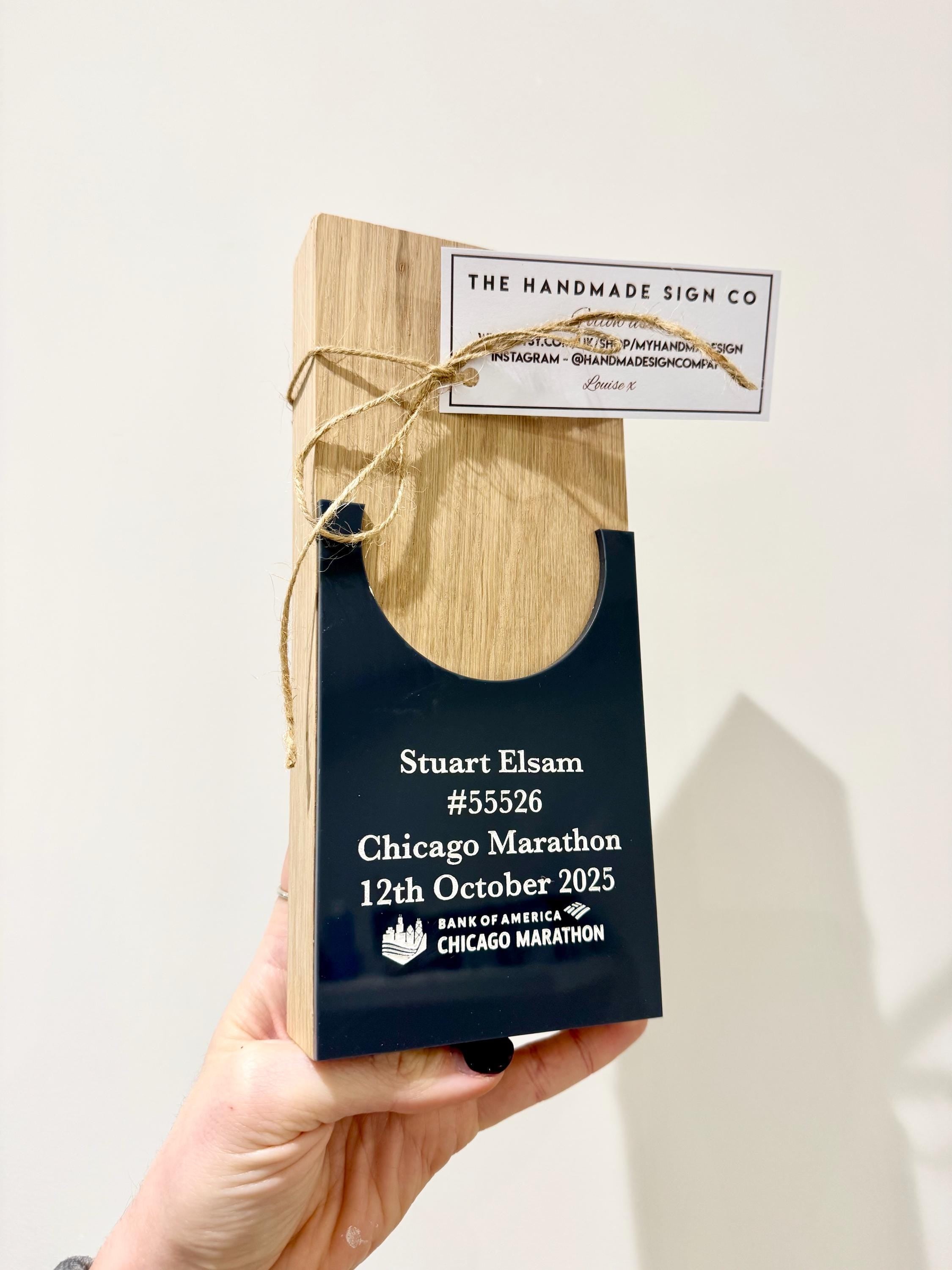 Personalised Chicago Marathon 2025 Solid Oak Trophy Medal Display Stand