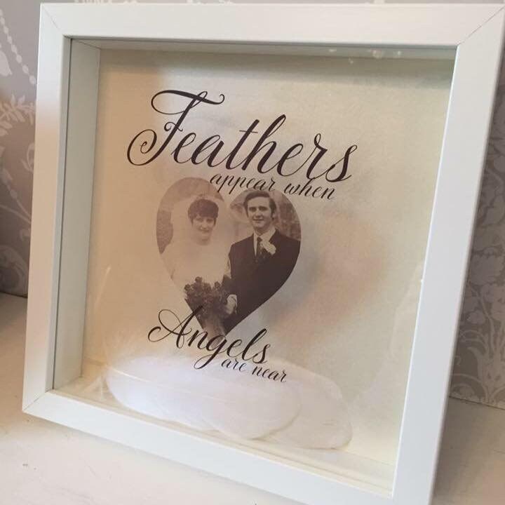Feathers Appear When Angels Are Near! Personalised Gift Frame Heaven Angel Remembrance  10" Frame