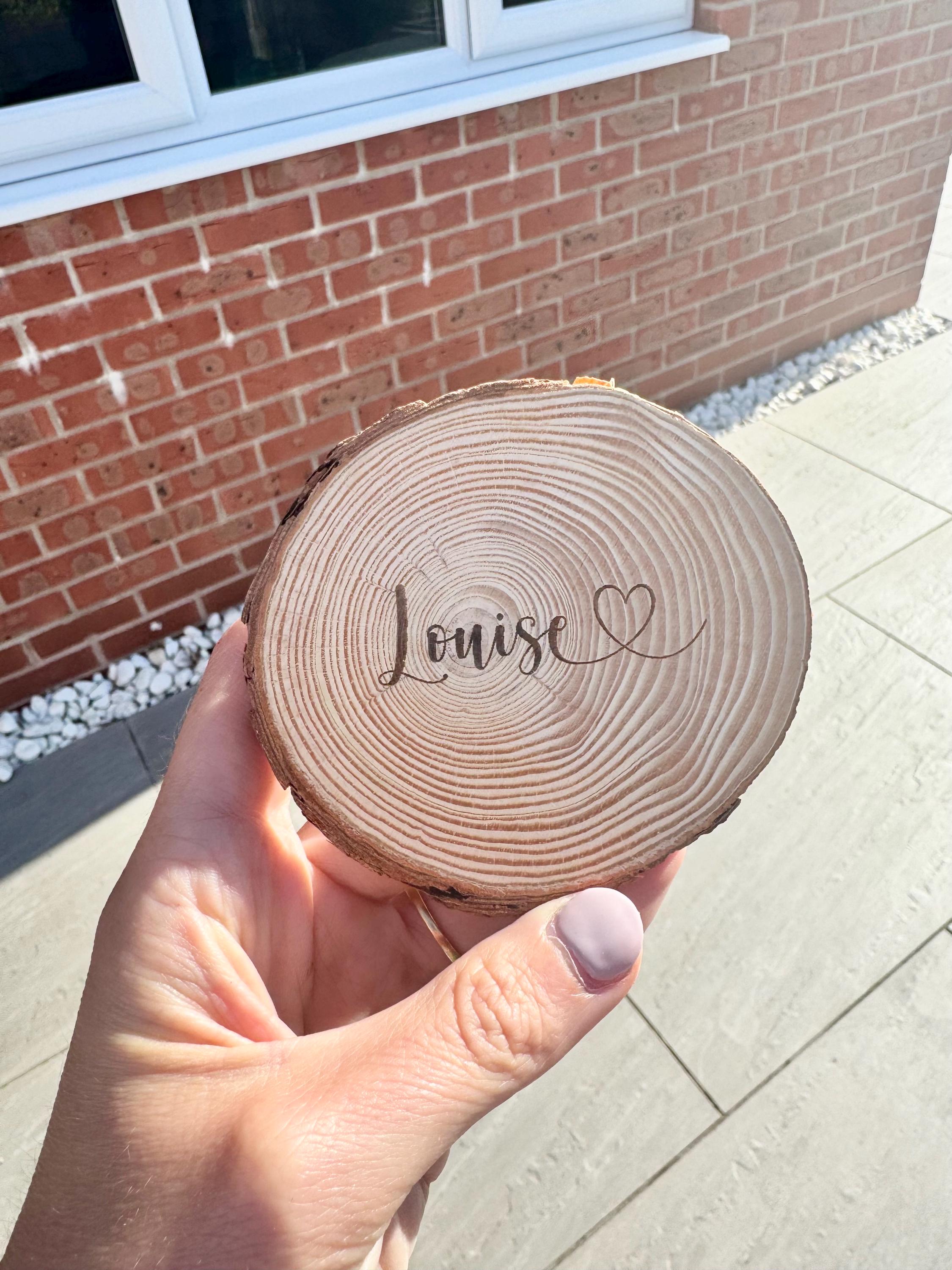 Engraved Wood Slice Place Card: Rustic Wedding Favor, Heart Design (9-10cm